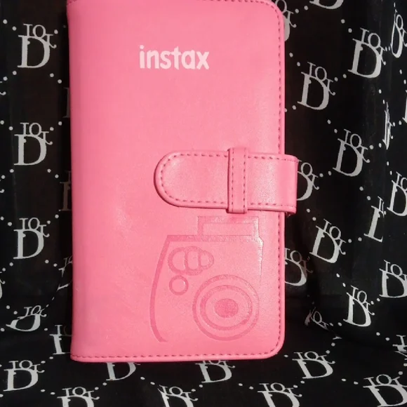 Instax Vibrant Pink Business Card Pouch - Picture 1 of 4